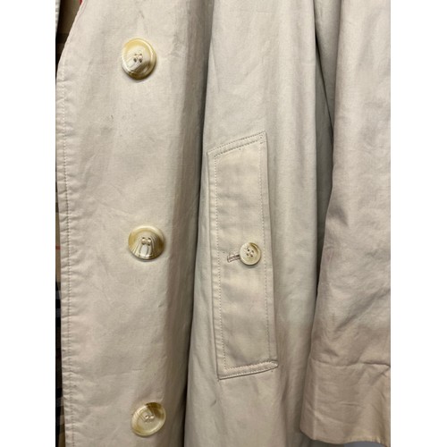 26 - 1960’s vintage Burberrys of London coat Ladies, size 12.

This lot is available for in-house shippin... 