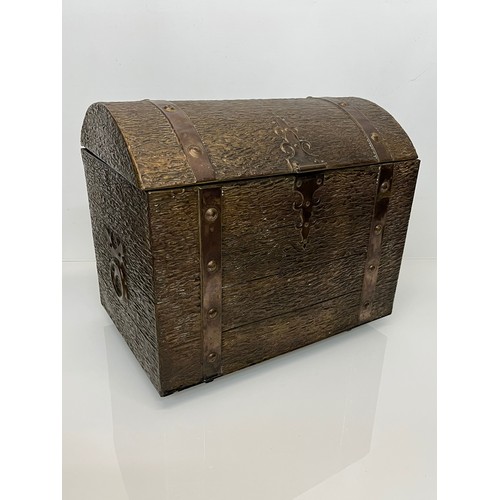 34 - Brass bound painted steel storage chest 39 cm wide and 34 cm high.

This lot is available for in-hou... 