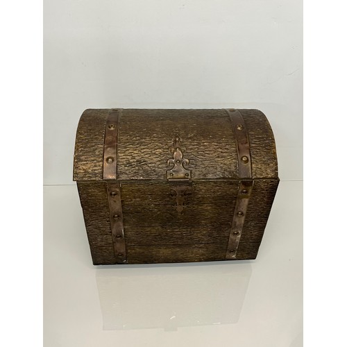 34 - Brass bound painted steel storage chest 39 cm wide and 34 cm high.

This lot is available for in-hou... 