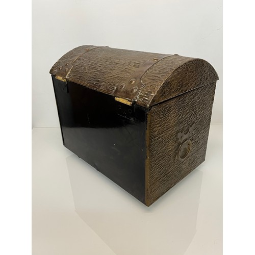 34 - Brass bound painted steel storage chest 39 cm wide and 34 cm high.

This lot is available for in-hou... 