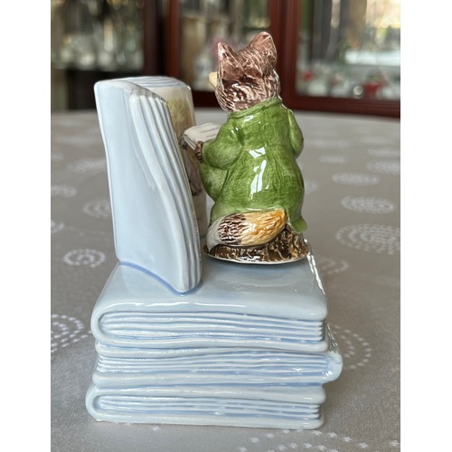 102 - Beatrix Potter collectable ceramic figurine, Foxy Whiskered Gentleman music box..

This lot is avail... 