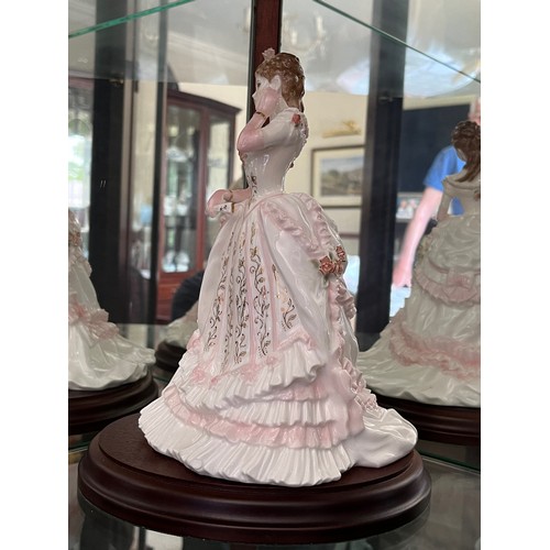 112 - Collectable ceramic figurine, Royal Worcester, The Jewel in the Crown figurine from the Splendour at... 