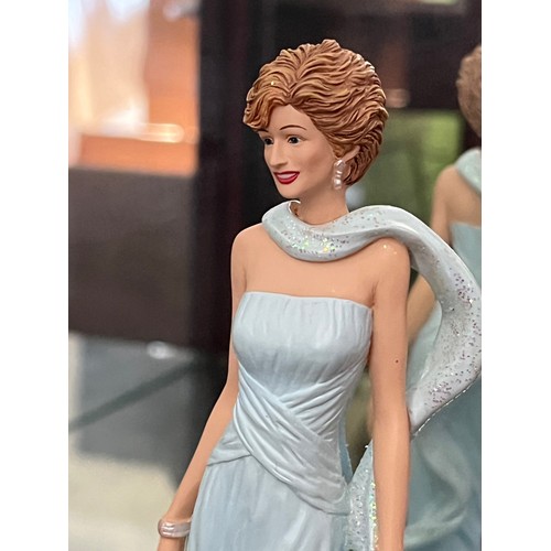 113 - Collectable figurine, Hamilton Collection, Classic Sophistication figurine from the Princess of Our ... 