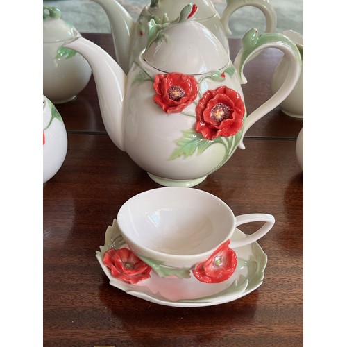 120 - Franz collectable ceramics, Poppy themed tea for one.

This lot is available for in-house shipping