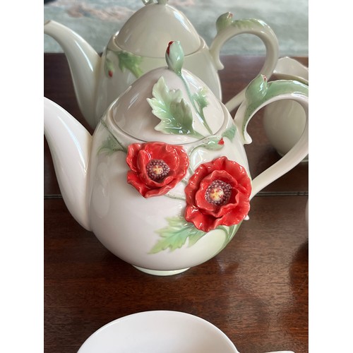 120 - Franz collectable ceramics, Poppy themed tea for one.

This lot is available for in-house shipping