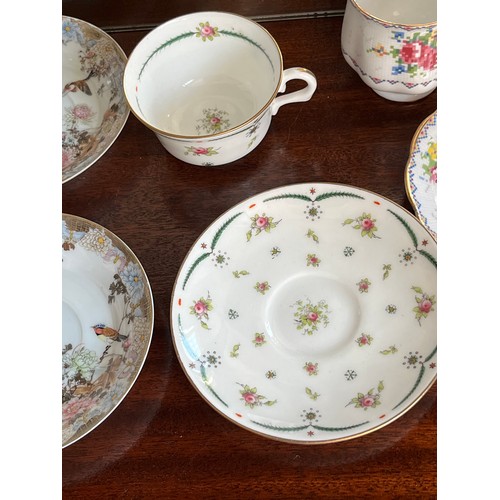 123 - Collectable hand decorated tea wares, Spode, Minton, Coalport and oriental makers.

This lot is avai... 