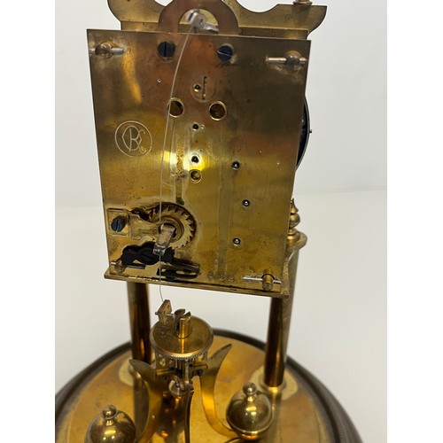 103 - Dome cased mantle clock, 12 inches high.

This lot is available for in-house shipping