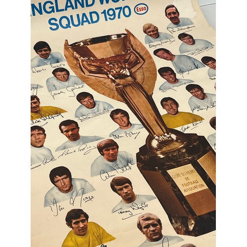 134 - England football world cup squad 1970 promotional poster from Esso Il Co. 67 cm x 51 cm.

This lot i... 