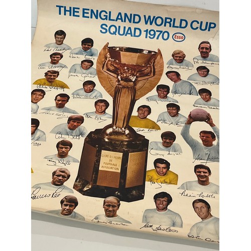 134 - England football world cup squad 1970 promotional poster from Esso Il Co. 67 cm x 51 cm.

This lot i... 