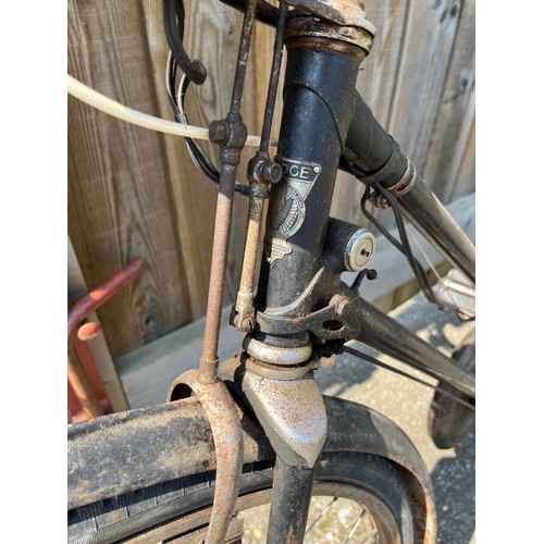 280 - Pre war ladies Rudge bicycle great WWII re-enactment prop.

This lot is collection only