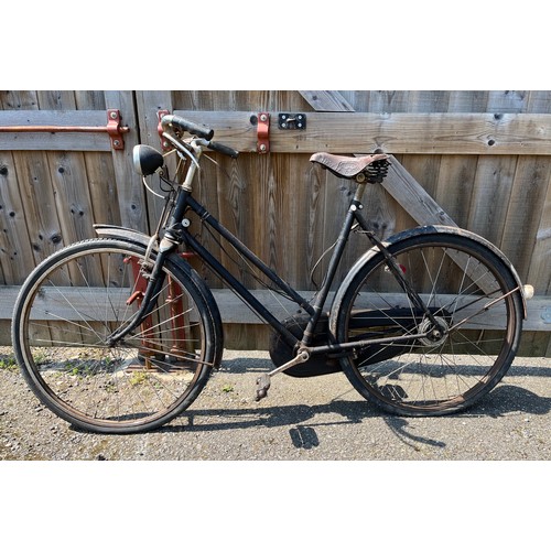 280 - Pre war ladies Rudge bicycle great WWII re-enactment prop.

This lot is collection only