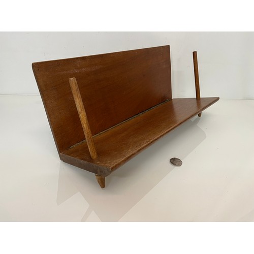 218 - Mid Century wooden folding book stand, 45 cm x 17 cm x 20 cm high.

This lot is available for in-hou... 