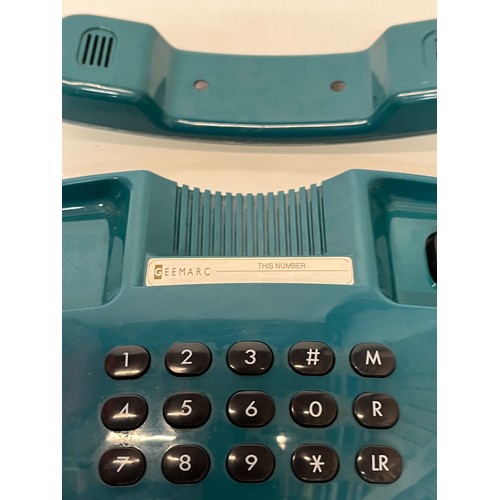 220 - Vintage trim phone telephone set in a teal blue.

This lot is available for in-house shipping