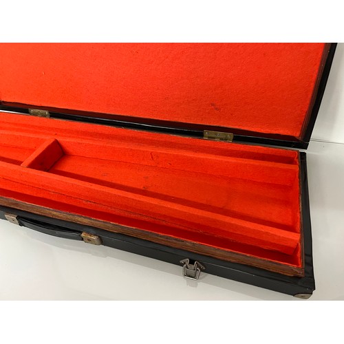 222 - Vintage gun case, 83 cm x 28 cm x 7 cm

This lot is available for in-house shipping