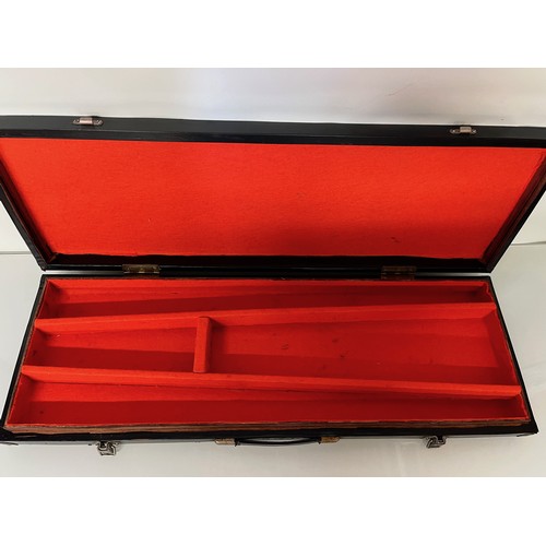 222 - Vintage gun case, 83 cm x 28 cm x 7 cm

This lot is available for in-house shipping