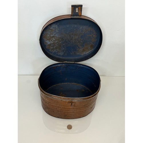 213 - Enamelled steel hat tin,  33 cm x  27 cm x 23 cm high.

This lot is available for in-house shipping