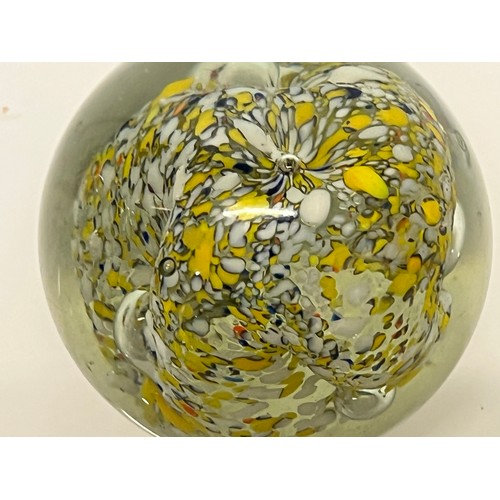 303 - Five decorative glass paper weights.

This lot is available for in-house shipping