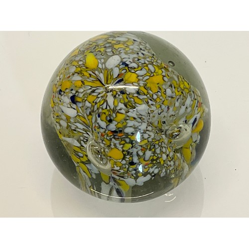 303 - Five decorative glass paper weights.

This lot is available for in-house shipping