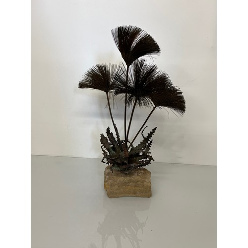 309 - Metal work sculpted plant still life. 52 cm high

This lot is available for in-house shipping