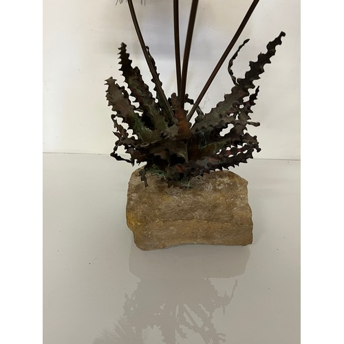 309 - Metal work sculpted plant still life. 52 cm high

This lot is available for in-house shipping