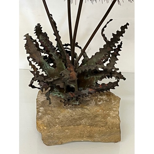 309 - Metal work sculpted plant still life. 52 cm high

This lot is available for in-house shipping