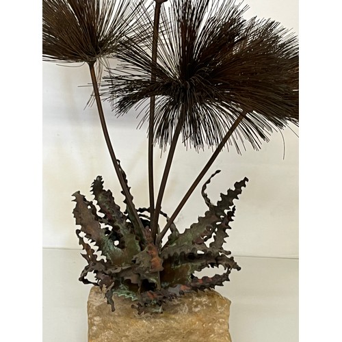 309 - Metal work sculpted plant still life. 52 cm high

This lot is available for in-house shipping