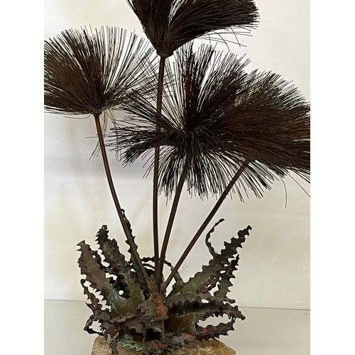 309 - Metal work sculpted plant still life. 52 cm high

This lot is available for in-house shipping