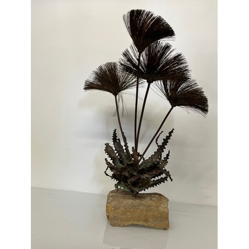 309 - Metal work sculpted plant still life. 52 cm high

This lot is available for in-house shipping