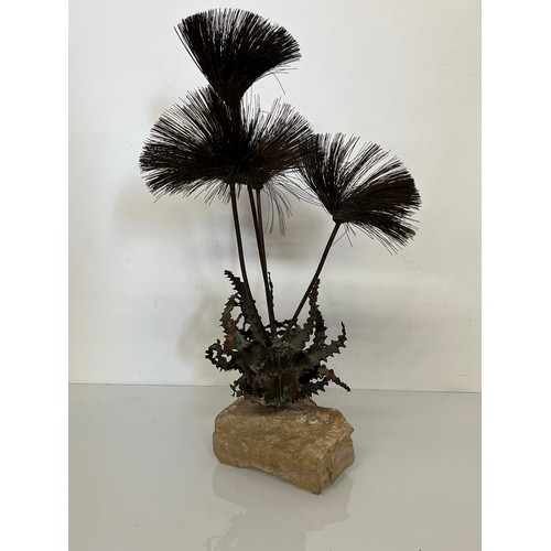 309 - Metal work sculpted plant still life. 52 cm high

This lot is available for in-house shipping