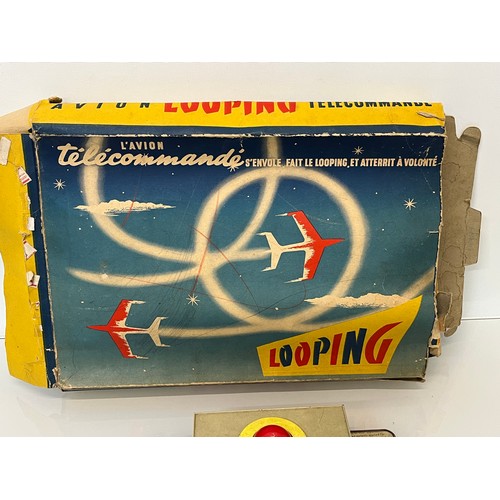 380 - Lithographed tinplate clock work model Airport with circling plane, in original box. 38 cm x 25 cm.
... 