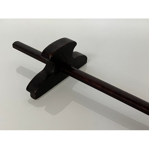 181 - Carpenter panel gauge, 52 cm long.

This lot is available for in-house shipping