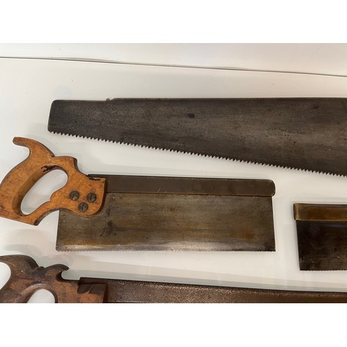 190 - A collection of six woodworking saws, from a large collection of wood working and other tools.    9
... 