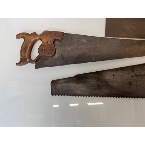 190 - A collection of six woodworking saws, from a large collection of wood working and other tools.    9
... 