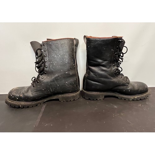 203 - Vintage leather work boots size 9 screwed on soles.

This lot is available for in-house shipping