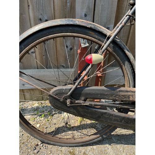 210 - Pre war ladies Rudge bicycle great WWII re-enactment prop.

This lot is collection only