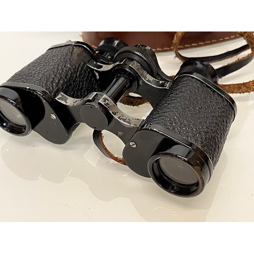 468 - Militaria, binoculars, a cased pair of Delaine Excella 8 X 26 field glasses

This lot is available f... 