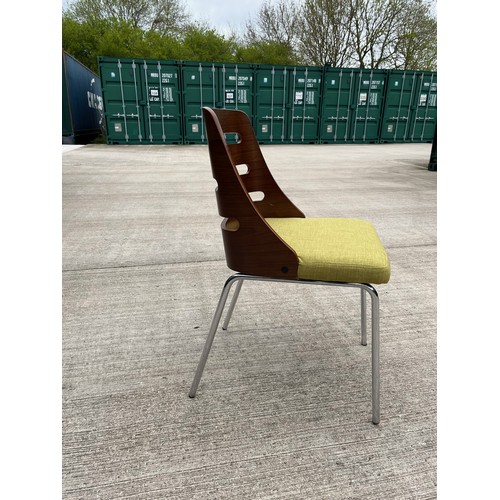 339 - Mid century furniture, modern design seat on a chrome frame.

This lot is collection only.