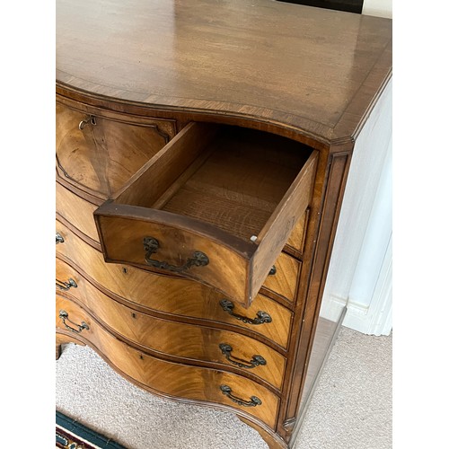 10 - Edwardian chest of eight drawers with a serpentine front.

This lot is collection only