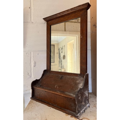 15 - Mirror backed oak hall cupboard, 60 cm high x 33 cm wide x 16 cm  deep.

This lot is collection only