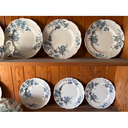 50 - A collection of Doulton Burslem table wares, Devon Spray pattern, 24 pieces.

This lot is collection... 