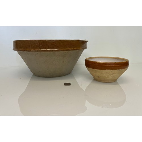 72 - Kitchenalia, Two Stoneware mixing bowls.

This lot is available for in-house shipping