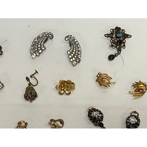 81 - Charm bracelets, charms and a ear rings.

This lot is available for in-house shipping