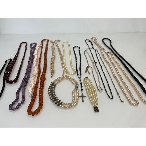 87 - A collection of necklaces.

This lot is available for in-house shipping