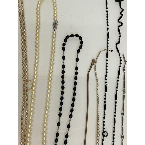 87 - A collection of necklaces.

This lot is available for in-house shipping