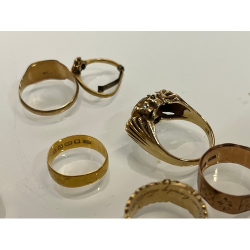 89 - A collection of gold rings, and chains and other items.

This lot is available for in-house shipping