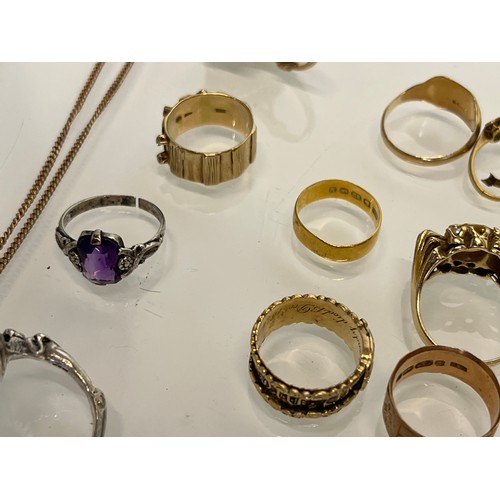 89 - A collection of gold rings, and chains and other items.

This lot is available for in-house shipping