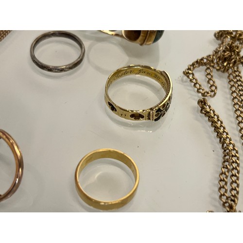 89 - A collection of gold rings, and chains and other items.

This lot is available for in-house shipping