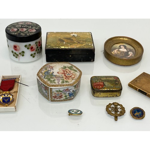 91 - Mixed items, includes a miniature portrait, a medal, enamel badges and storage pots.

This lot is av... 