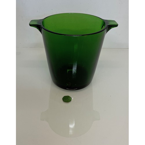 92 - Emerald Green glass wine cooler.

This lot is available for in-house shipping