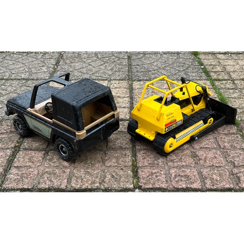 416 - A large Tonka Bulldozer and a Tonka Jeep.

This lot is available for in-house shipping